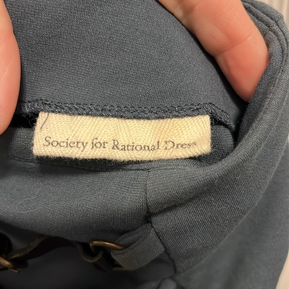 Fitted skirt - Picture 4 of 4